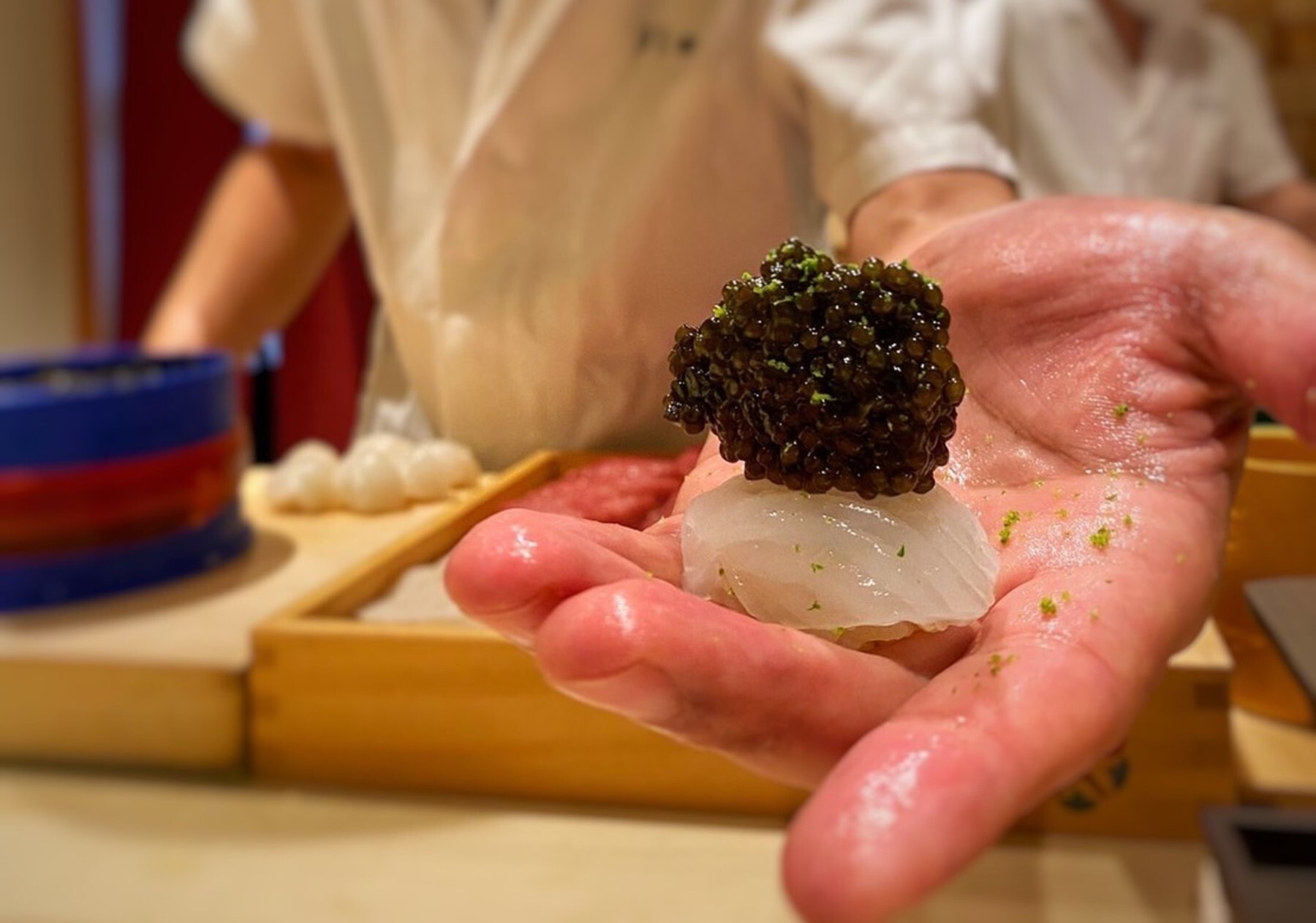 港区女子が寿司屋で炎上したのはなぜ?真相や双方の意見をまとめ